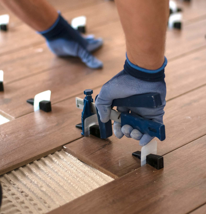 Tile leveling system clips and wedges — professional tile installation tools